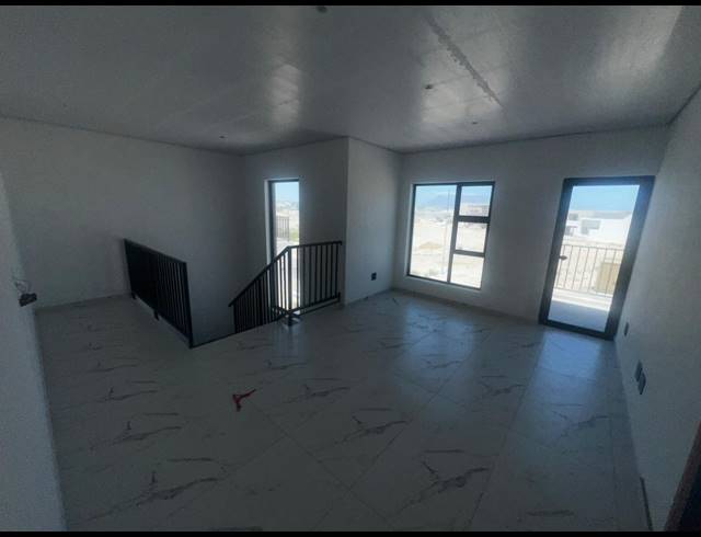 4 BEDROOM HOUSE FOR SALE IN SANDOWN